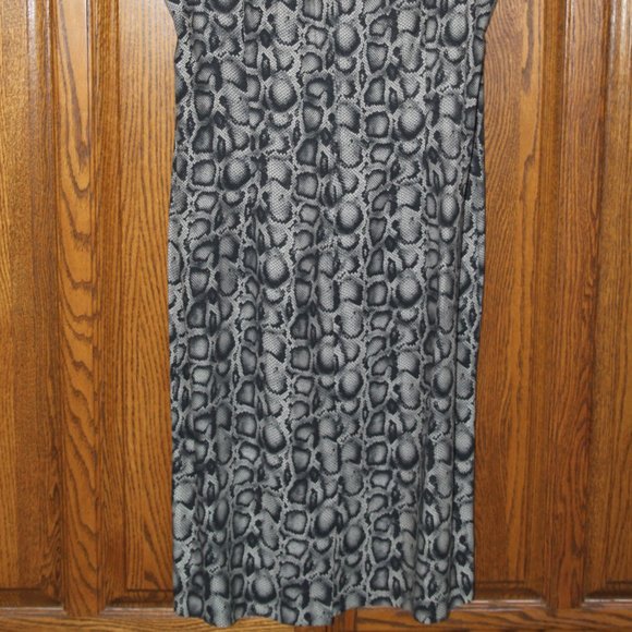 DESIGNER FATTANEH BAHARI ANIMAL PRINT SLEEVELESS DRESS w/MATCHING BLACK COAT 12 - Picture 14 of 15